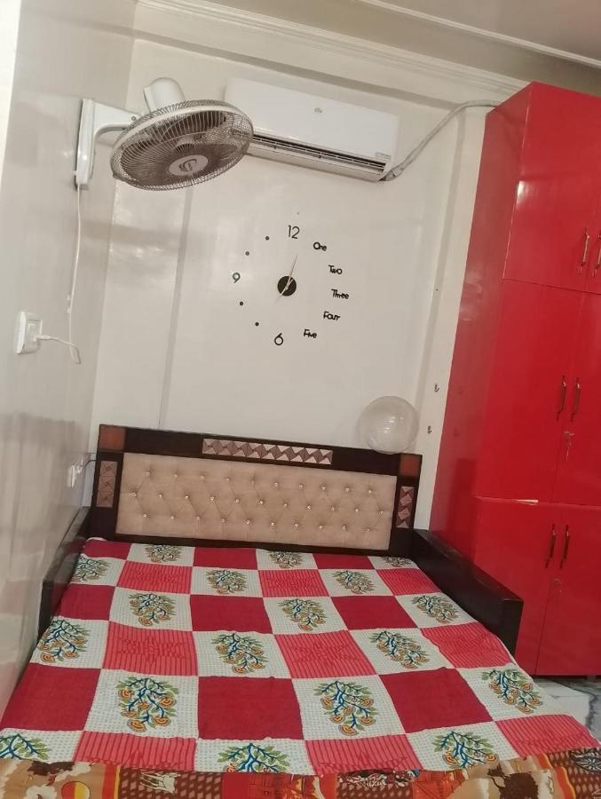 Aparna Niwas Home Stay Family Friendly Varanasi Eksteriør bilde