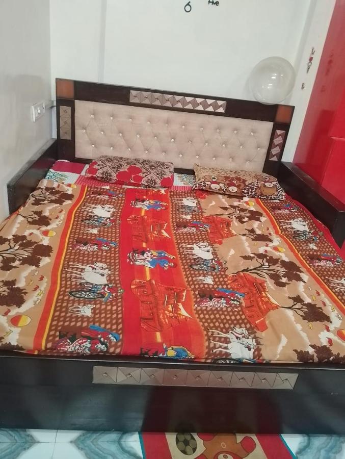 Aparna Niwas Home Stay Family Friendly Varanasi Eksteriør bilde